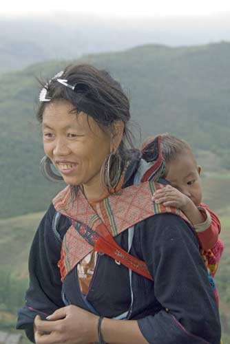 hmong mum and child-AsiaPhotoStock