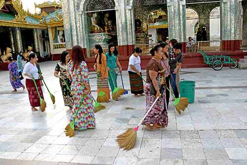 cleaners shwedagon-AsiaPhotoStock