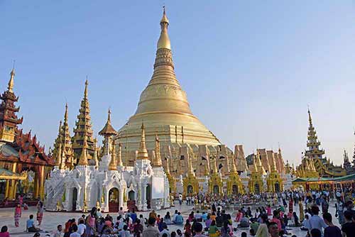 shwedagon visitors-AsiaPhotoStock