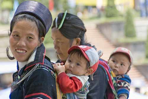 hmong mothers sapa-AsiaPhotoStock