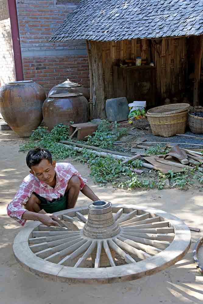 minnanthu craftsman-AsiaPhotoStock