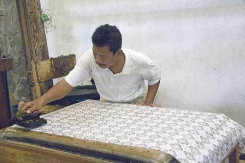 batik press process-AsiaPhotoStock