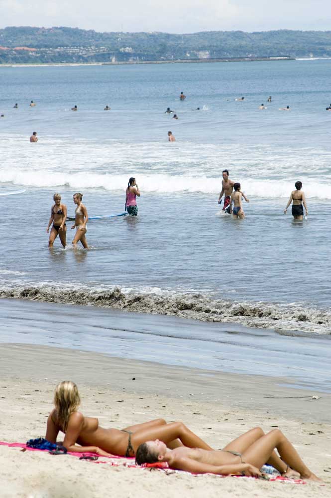 topless beach girls-AsiaPhotoStock