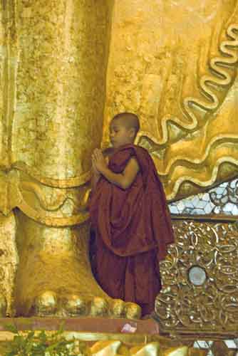 buddha feet-AsiaPhotoStock