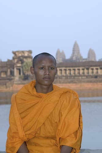 cambodian monk-AsiaPhotoStock