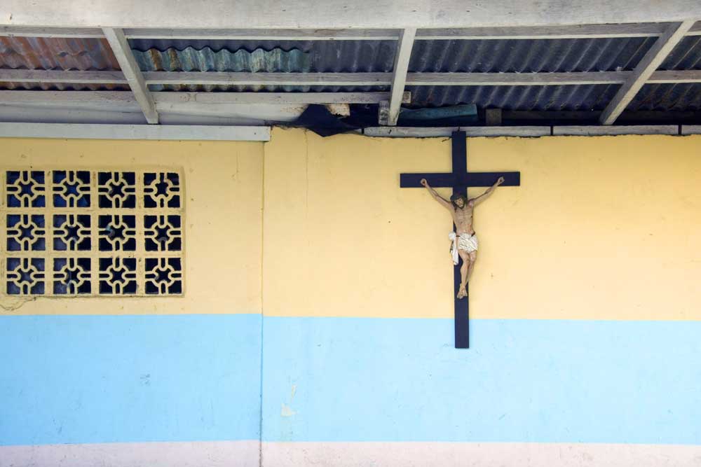 crucifix-AsiaPhotoStock