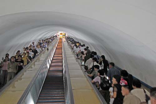 escalators-AsiaPhotoStock