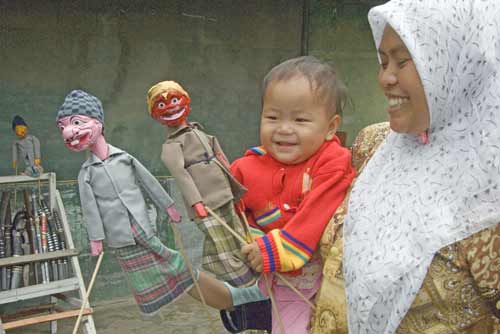 family puppets-AsiaPhotoStock