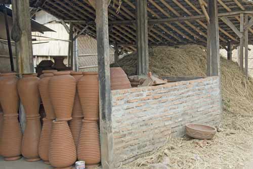 firing pottery kasongan-AsiaPhotoStock