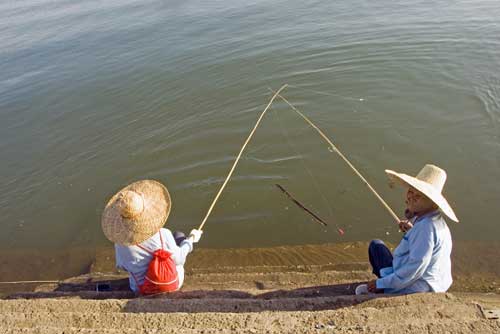 ladies fishing-AsiaPhotoStock