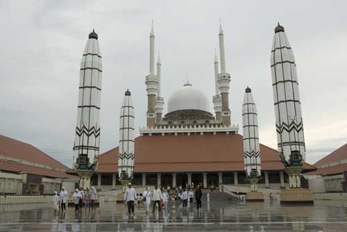 semarang mosque-AsiaPhotoStock