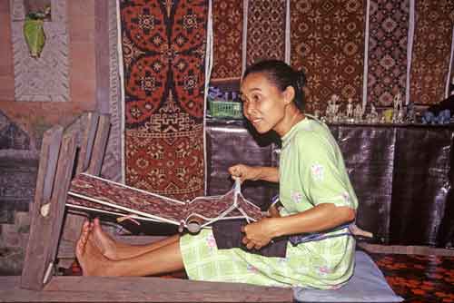 ikat weaving-AsiaPhotoStock