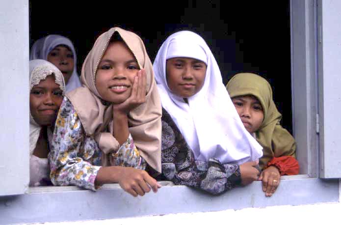 muslim girls-AsiaPhotoStock