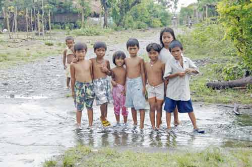 group of filipino kids-AsiaPhotoStock