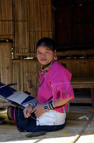kayah weaving-AsiaPhotoStock