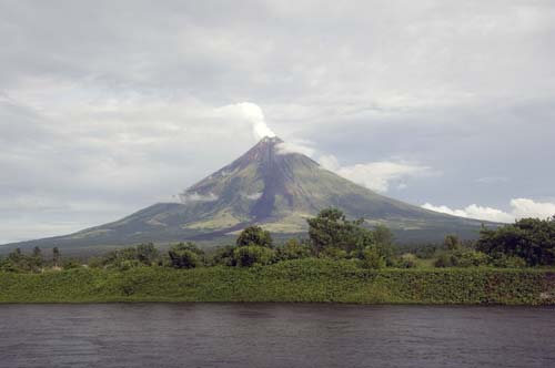 mayon and river-AsiaPhotoStock