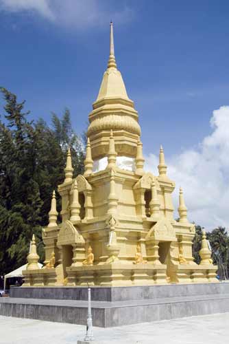 laem sor yellow pagoda-AsiaPhotoStock