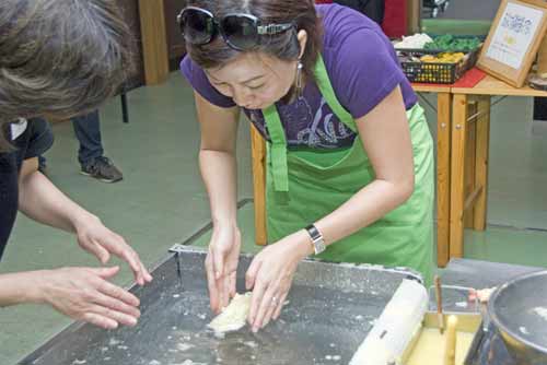 making tempura-AsiaPhotoStock