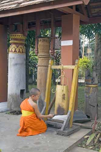 monk gong-AsiaPhotoStock