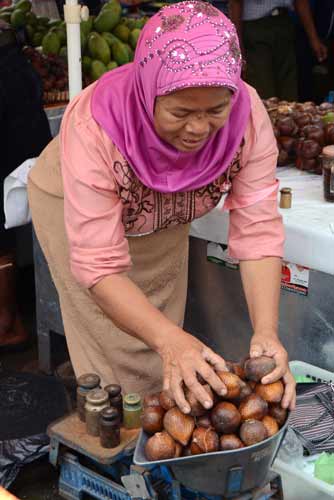 selling salak fruit-AsiaPhotoStock