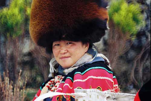 tibetan lady lijiang-AsiaPhotoStock