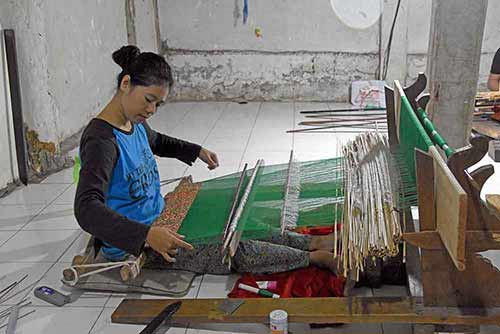weaving songket-AsiaPhotoStock