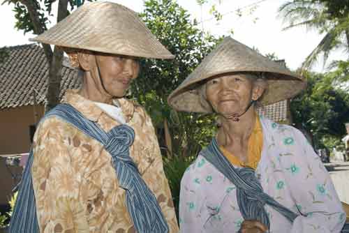 women in village-AsiaPhotoStock